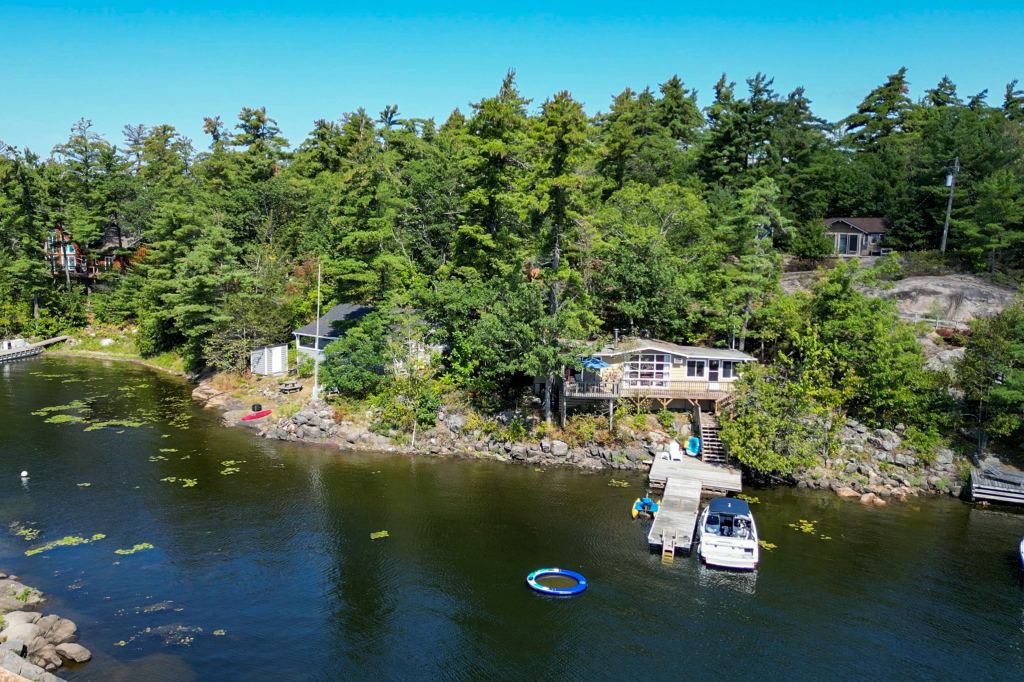 13182 Georgian Bay Shore Honey Harbour Muskoka image 0